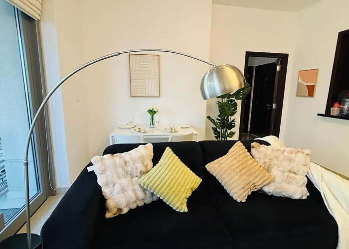 Luxury One Bedroom Apartment With Fountain View Opposite Dubai Mall