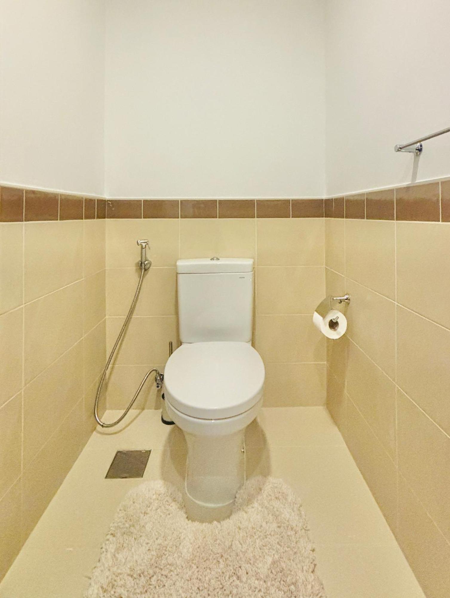 Apartment Luxury One Bedroom With Fountain View Opposite Mall Dubai