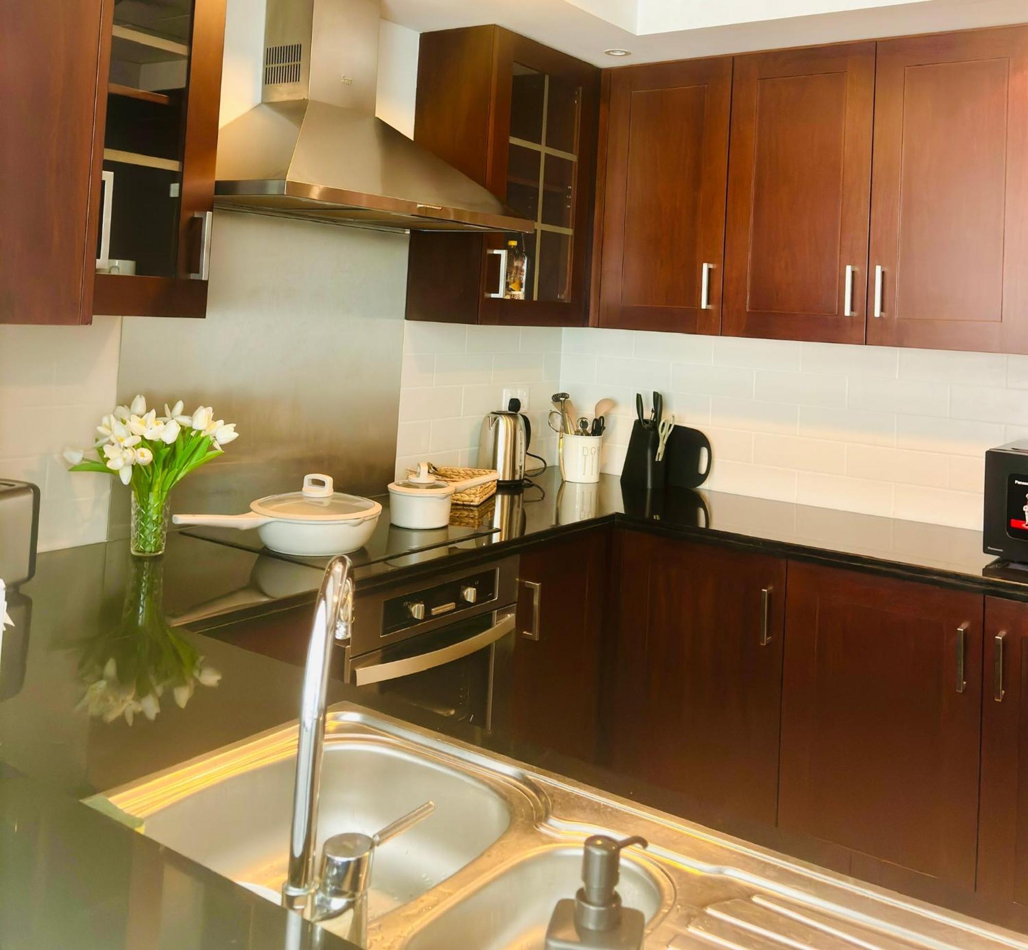 Luxury One Bedroom With Fountain View Opposite Mall *