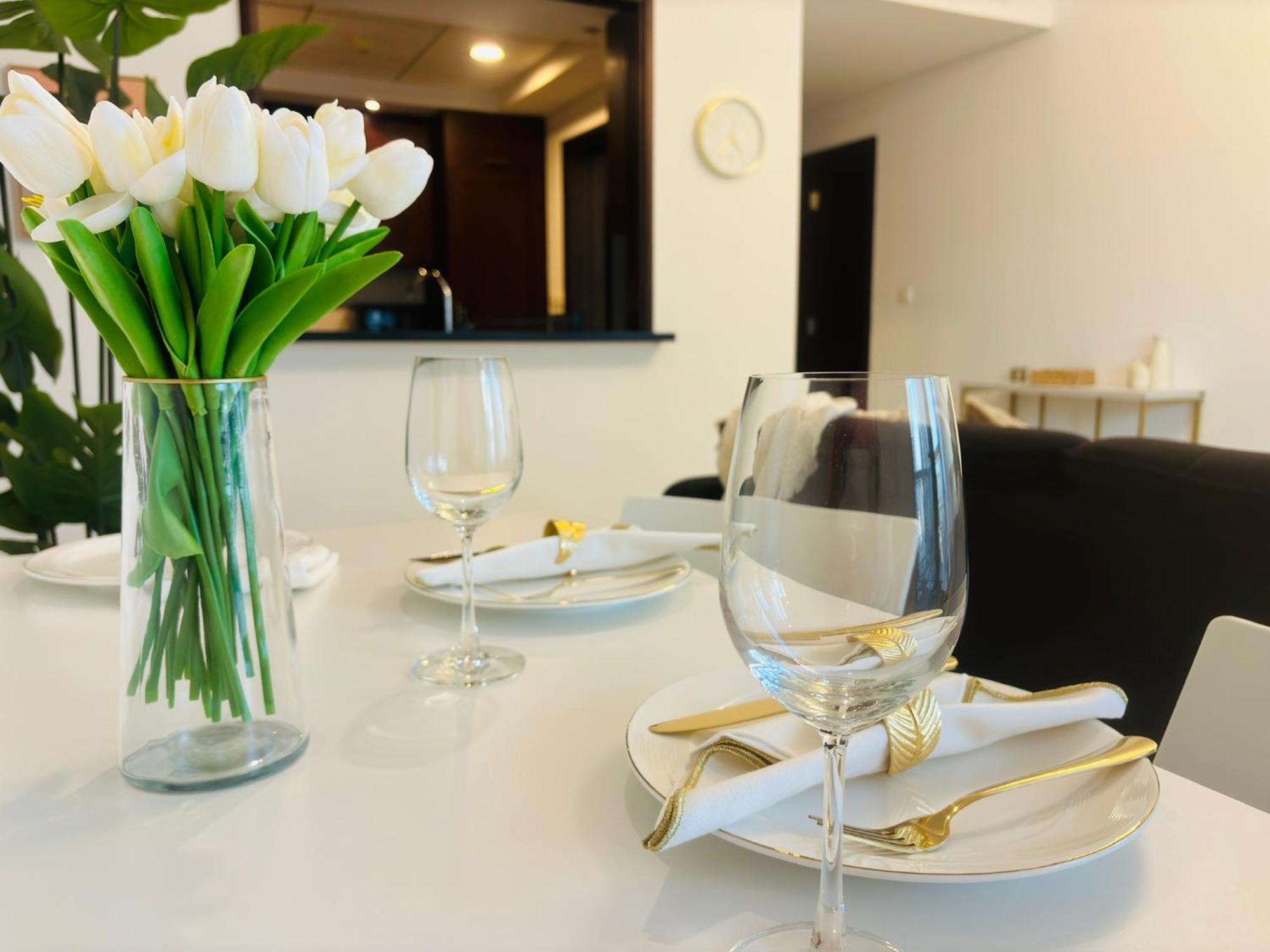 Apartment Luxury One Bedroom With Fountain View Opposite Mall