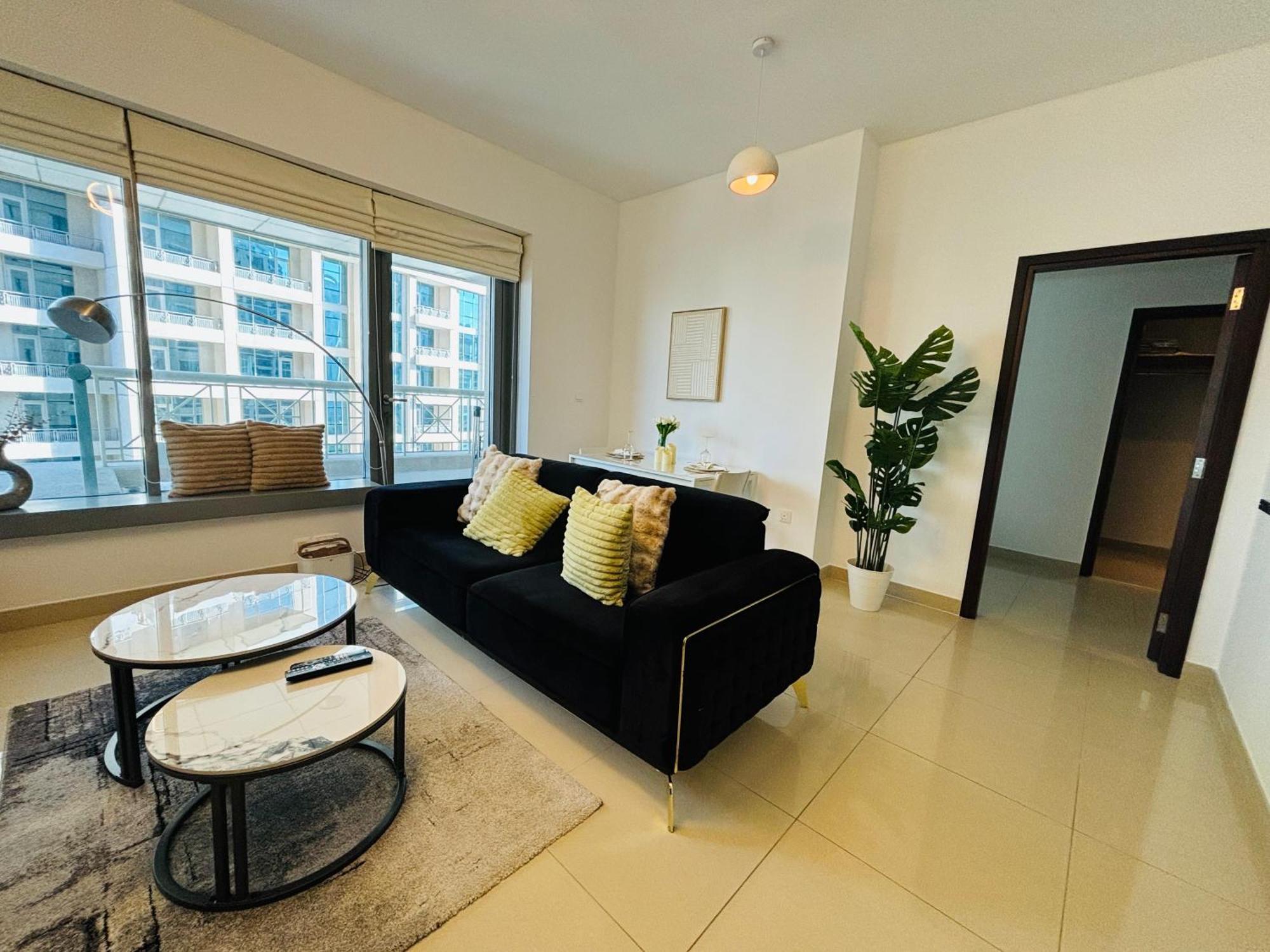 Apartment Luxury One Bedroom With Fountain View Opposite Mall